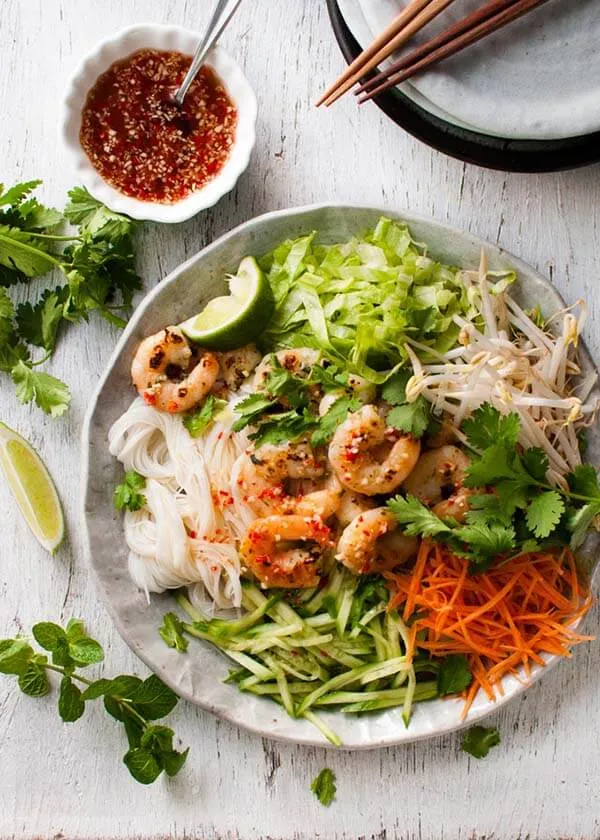 4 lý do ăn các món salad mà vẫn béo các bạn gái thường mắc phải