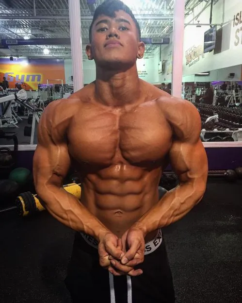 Body 6 múi khủng của Steve Cao khiến anh em gymer mê mẩn