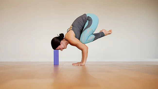 Gạch Yoga là gì? Cách dùng và lợi ích của Gạch Yoga ra sao?