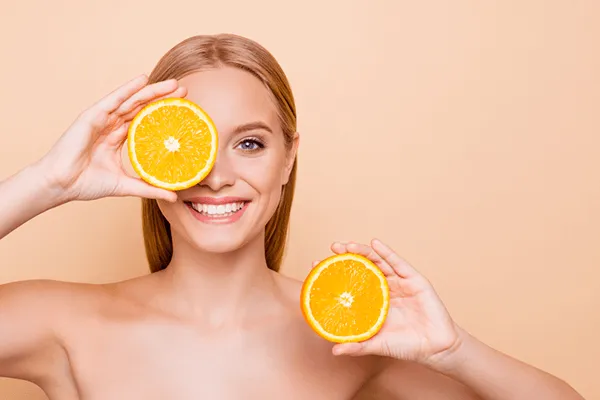 Vitamin C là gì? Vì sao cơ thể cần bổ sung Vitamin hằng ngày?