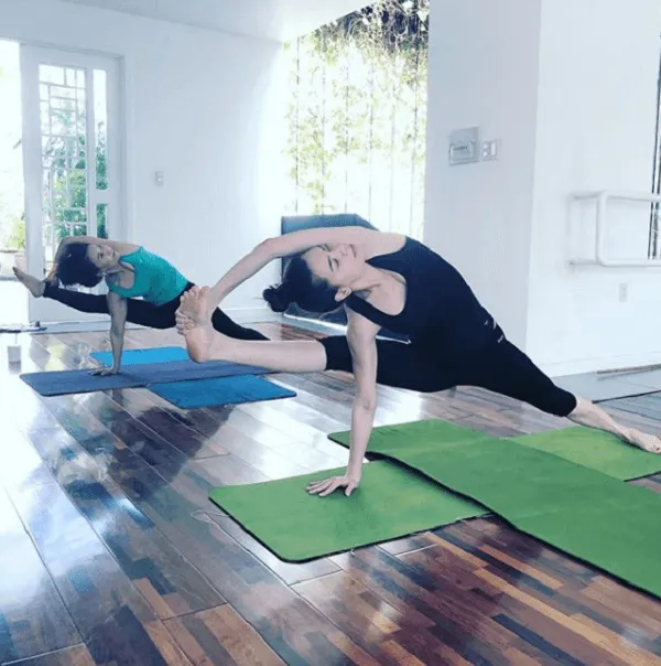 Yoga nâng cao: Visvamitrasana-động tác yoga mà Hồ Ngọc Hà cực kỳ yêu thích