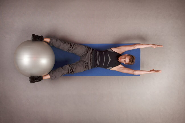 3 cách dùng Stability Ball để tập core hiệu quả hơn