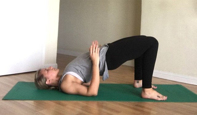 7 bài tập yoga giúp ngực căng tròn mà bạn bắt buộc phải nhớ