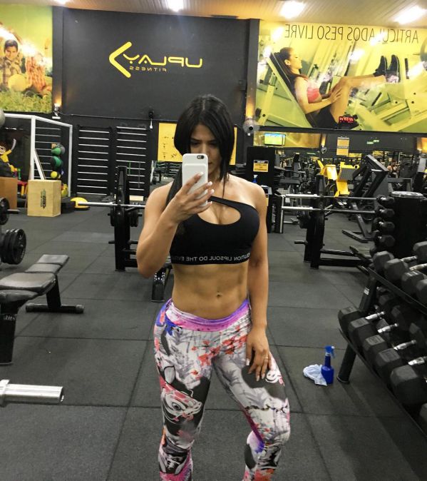 Eva Andressa – Nữ thể hình được mệnh danh hoa hậu của các VĐV thể hình