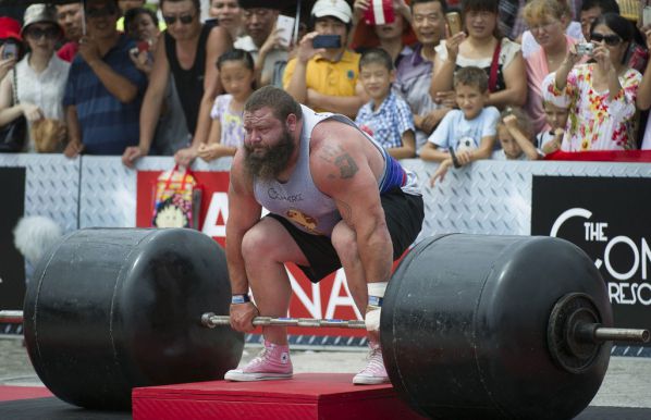 Robert Oberst – Nhà vô địch StrongMan thế giới ăn 20000 calo mỗi ngày