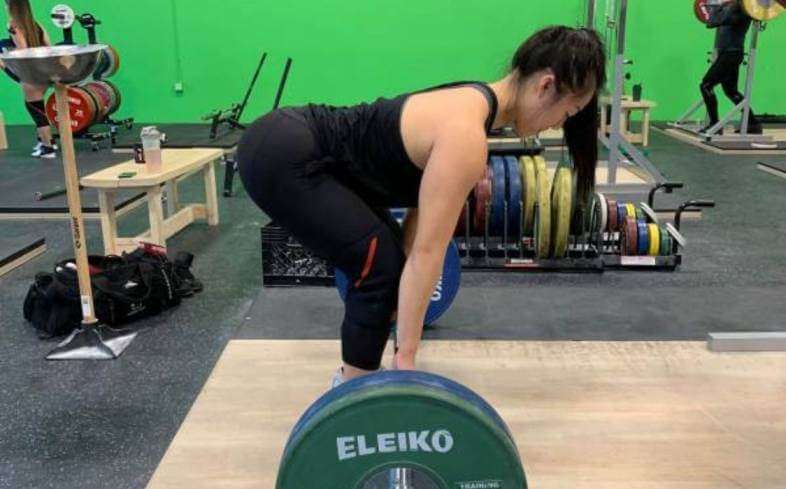 Vị trí đặt hông khi Deadlift như thế nào mới đúng?