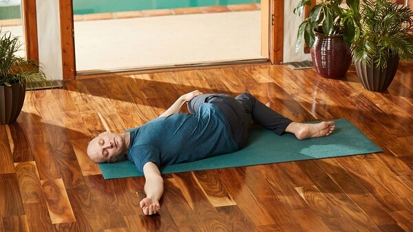 Yoga chữa mất ngủ: 3 tư thế cực dễ bạn có thể làm trước khi lên giường