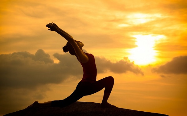 Yoga giảm cân buổi sáng: 10 bước thực hiện bài tập Chào Mặt Trời (Sun Salutation)