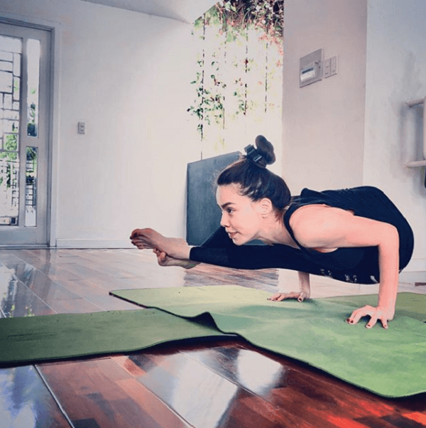 Yoga nâng cao: Visvamitrasana-động tác yoga mà Hồ Ngọc Hà cực kỳ yêu thích